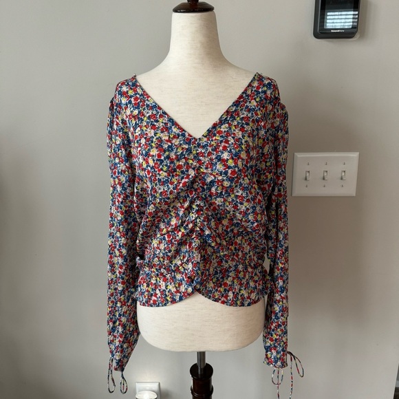 NWT! V-Neck Gather Front and Smocked Back Dainty Floral Top with Ties on Cuff - Picture 10 of 10